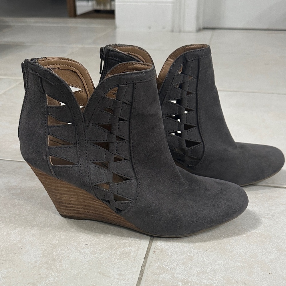 Women’s Report Dark Gray Wedge Booties Size 7.5